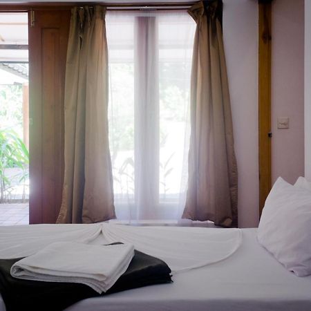โคลฟ การ์เดน Hotel แคนดี้ ภายนอก รูปภาพ